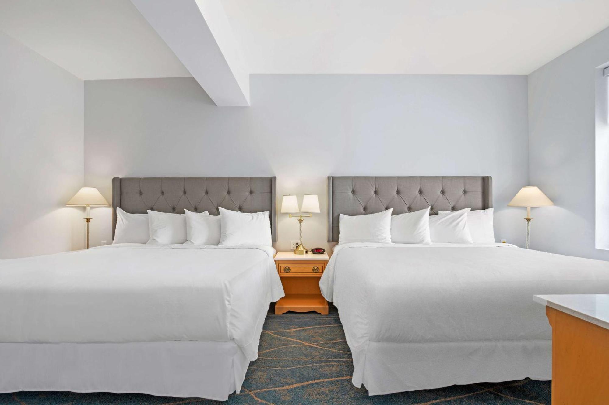 Crown Columbia Hotel; BW Premier Collection Trail Экстерьер фото