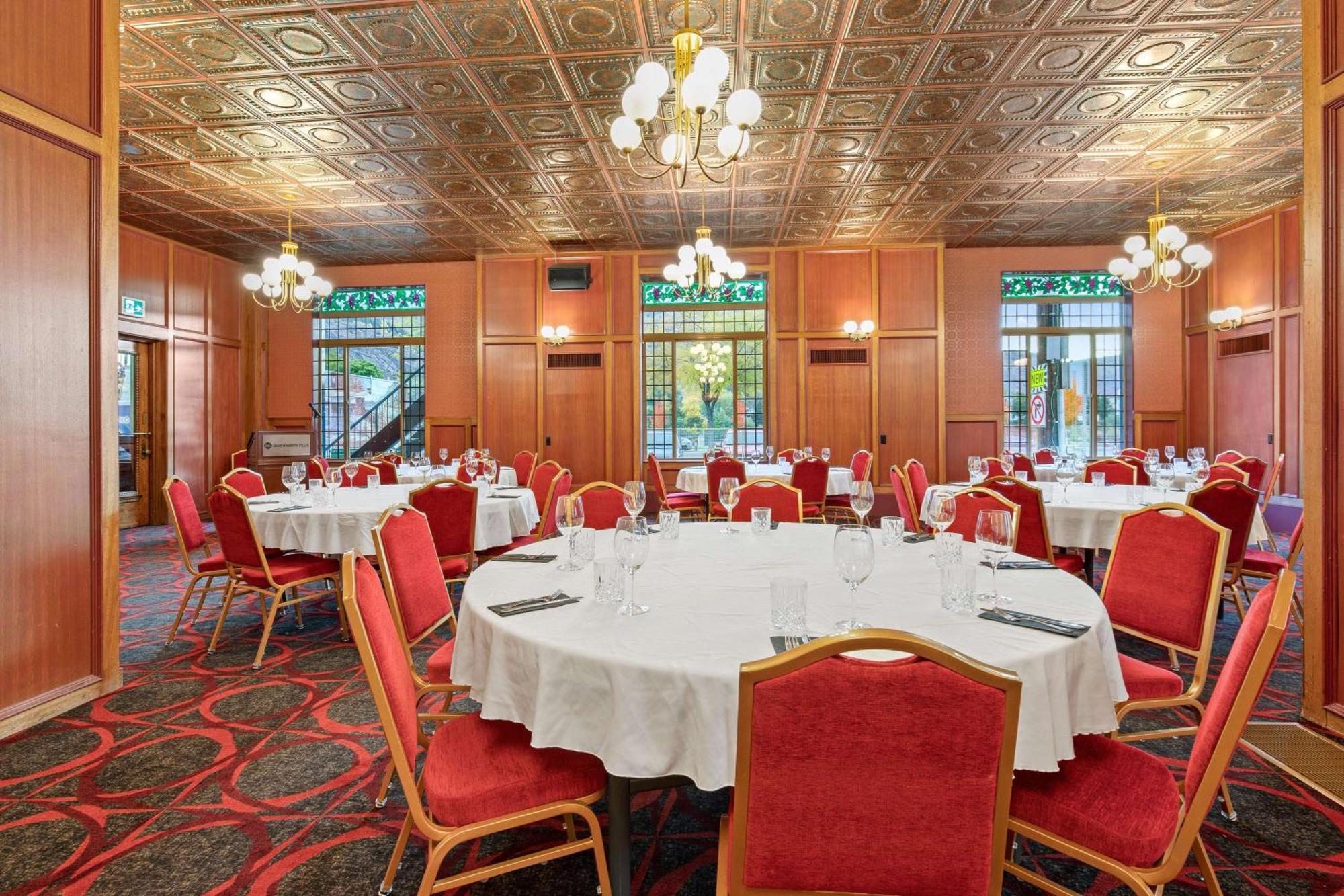 Crown Columbia Hotel; BW Premier Collection Trail Экстерьер фото
