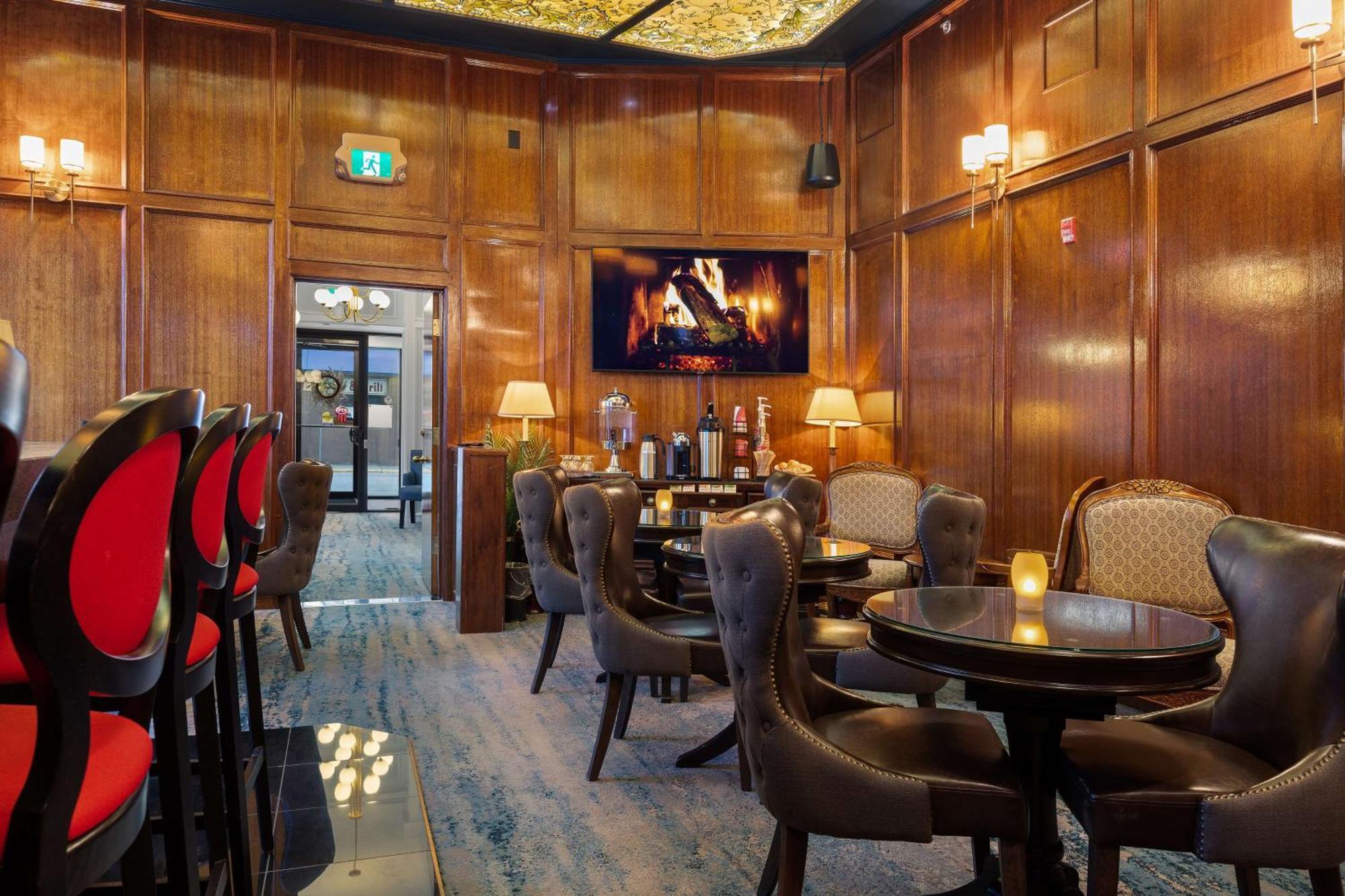 Crown Columbia Hotel; BW Premier Collection Trail Экстерьер фото
